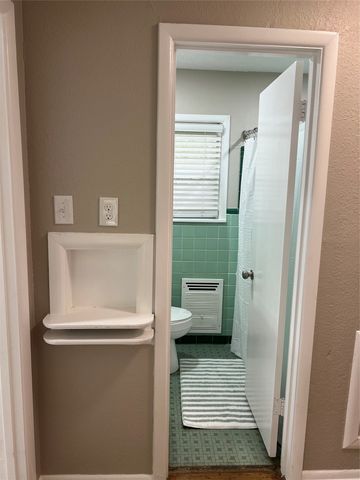 1205 Britt Drive, Arlington, TX 76013