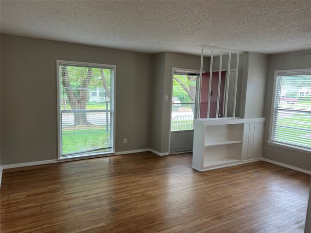 1205 Britt Drive, Arlington, TX 76013