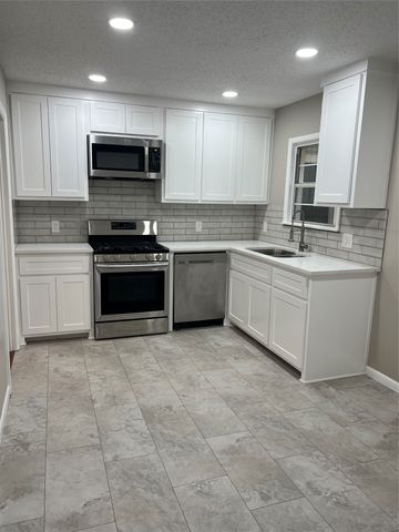 1205 Britt Drive, Arlington, TX 76013