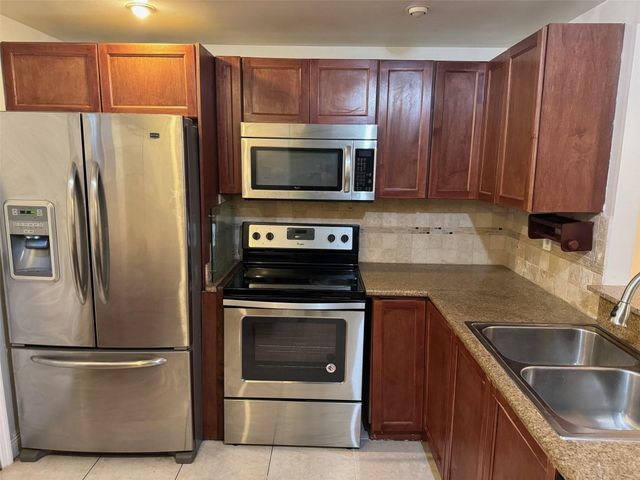 404 NW 68th Avenue 417, Plantation, FL 33317