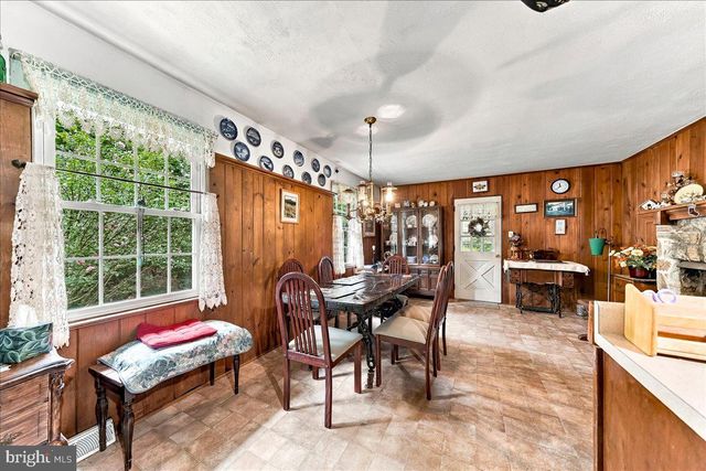 1336 LINDSAY LN, Rydal, PA 19046