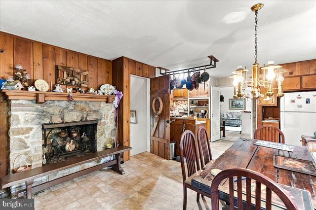 1336 LINDSAY LN, Rydal, PA 19046