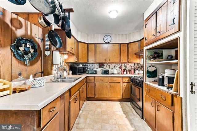 1336 LINDSAY LN, Rydal, PA 19046