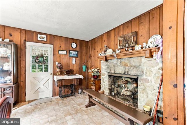 1336 LINDSAY LN, Rydal, PA 19046