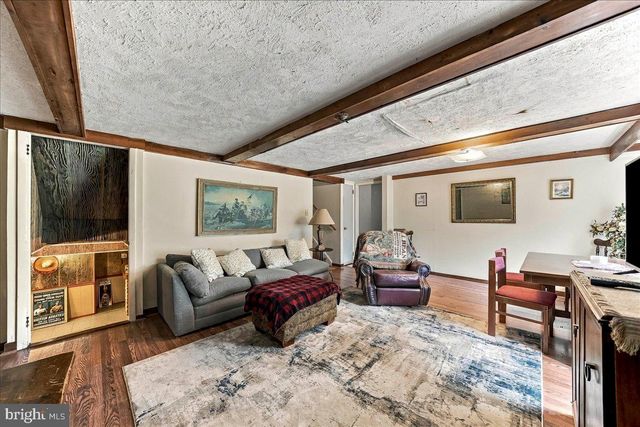 1336 LINDSAY LN, Rydal, PA 19046