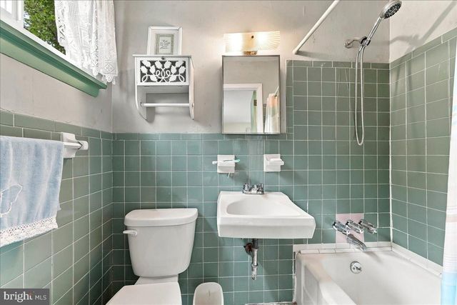 1336 LINDSAY LN, Rydal, PA 19046
