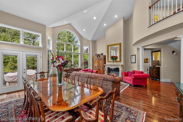 5375 Pembrooke Crossing Court, West Bloomfield, MI 48322