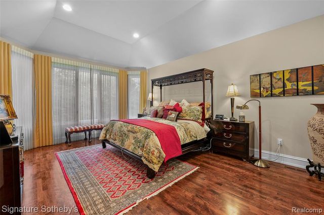 5375 Pembrooke Crossing Court, West Bloomfield, MI 48322