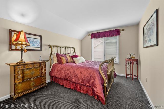 5375 Pembrooke Crossing Court, West Bloomfield, MI 48322