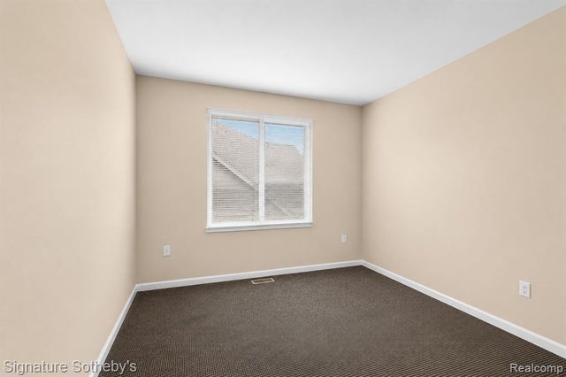 5375 Pembrooke Crossing Court, West Bloomfield, MI 48322