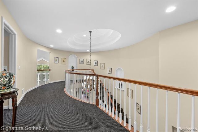 5375 Pembrooke Crossing Court, West Bloomfield, MI 48322