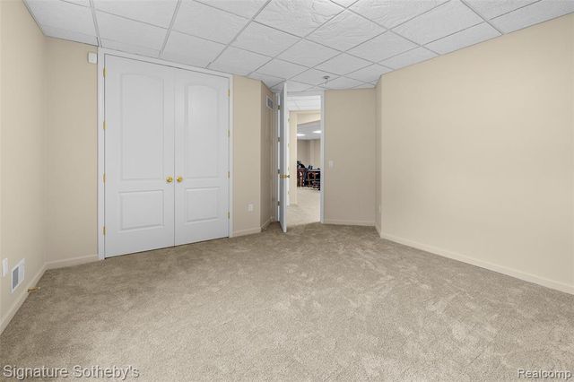5375 Pembrooke Crossing Court, West Bloomfield, MI 48322