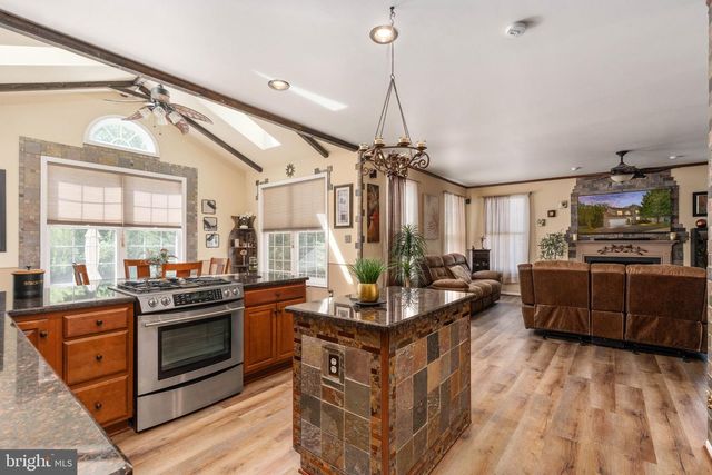 14 SANCTUARY LN, Stafford, VA 22554