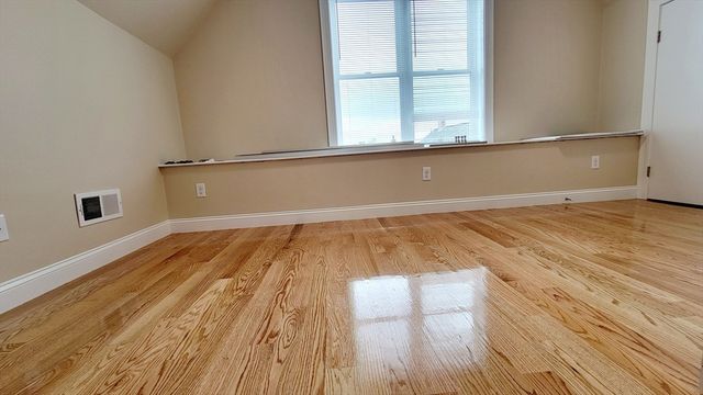 62 Waverly St 62, Boston, MA 02135