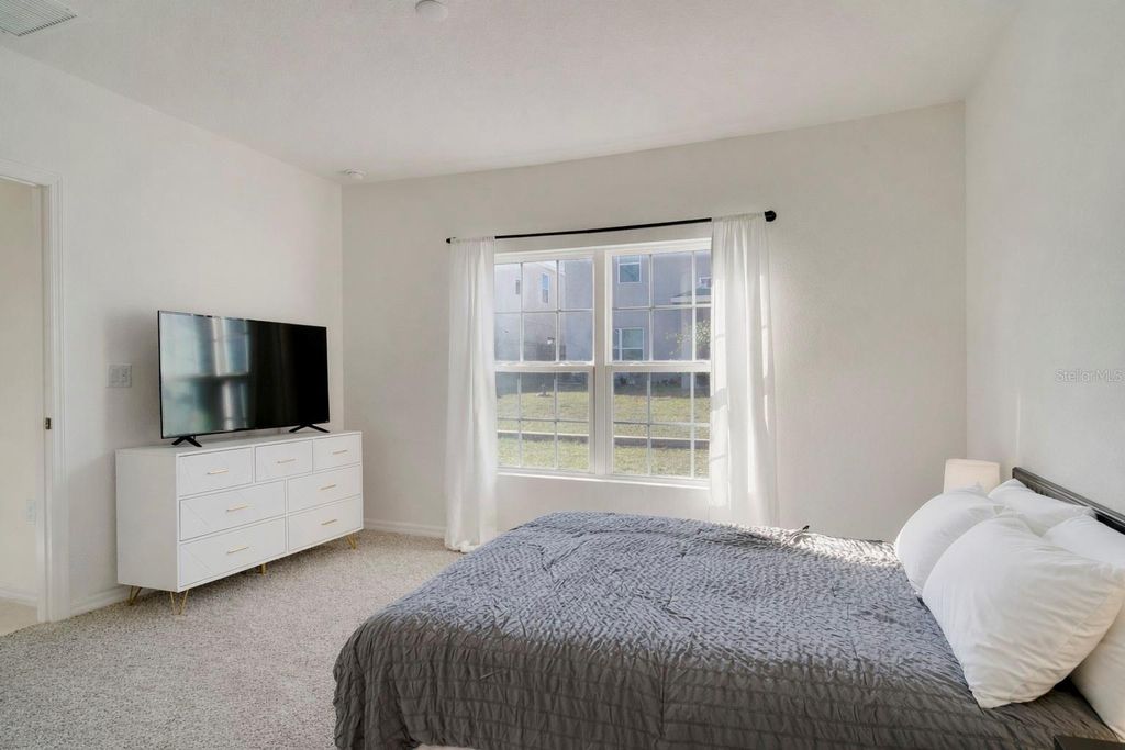 Image 12 of property listing at 1624 SWAN SWIM, Davenport, FL 33837