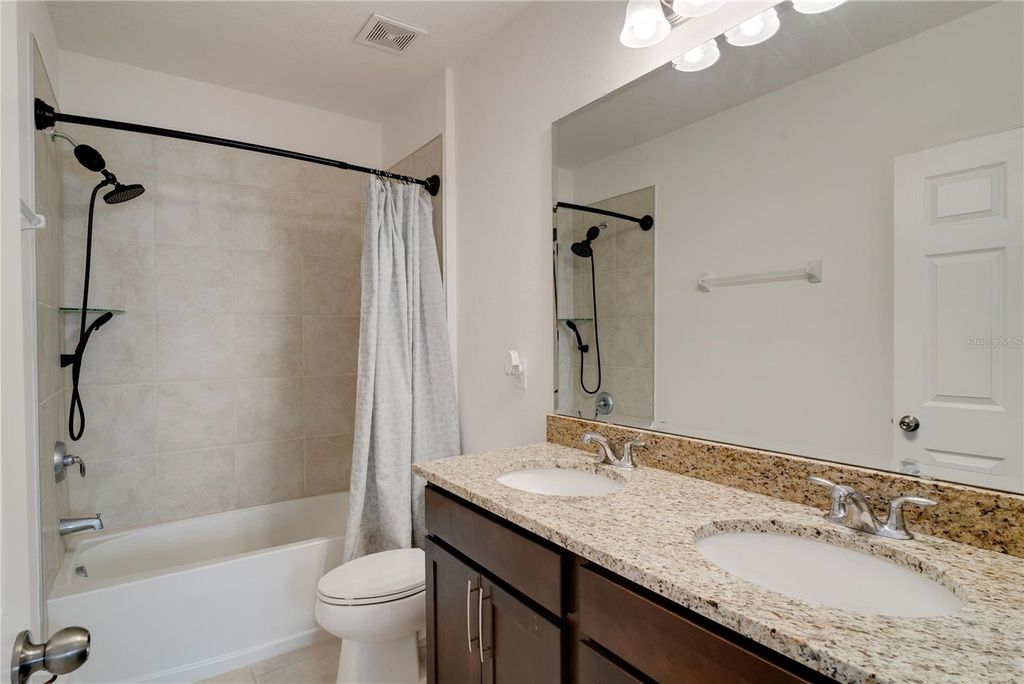 Image 14 of property listing at 1624 SWAN SWIM, Davenport, FL 33837