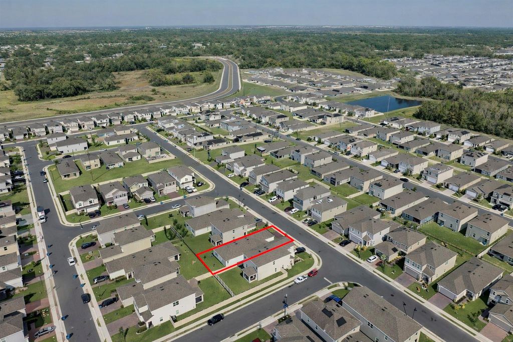 Image 21 of property listing at 1624 SWAN SWIM, Davenport, FL 33837