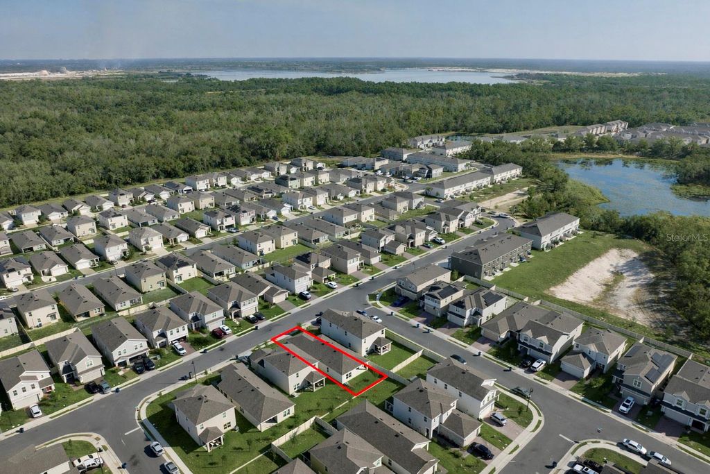 Image 22 of property listing at 1624 SWAN SWIM, Davenport, FL 33837