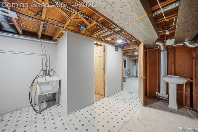 19831 Voiland Street, Roseville, MI 48066