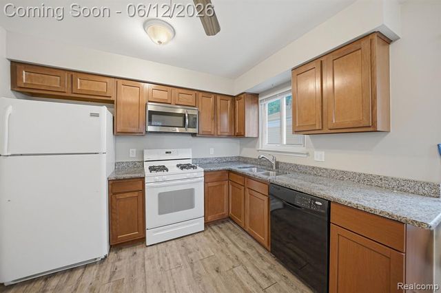 19831 Voiland Street, Roseville, MI 48066
