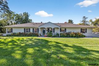 702 S 90th Street, Omaha, NE 68114