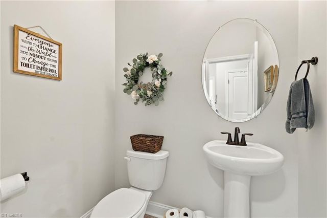 1089 Luna Creek Court, Kernersville, NC 27284