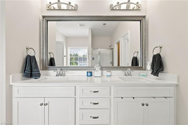 1089 Luna Creek Court, Kernersville, NC 27284