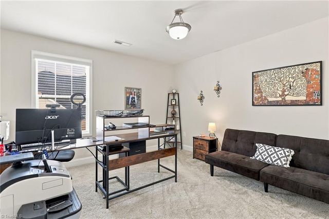 1089 Luna Creek Court, Kernersville, NC 27284