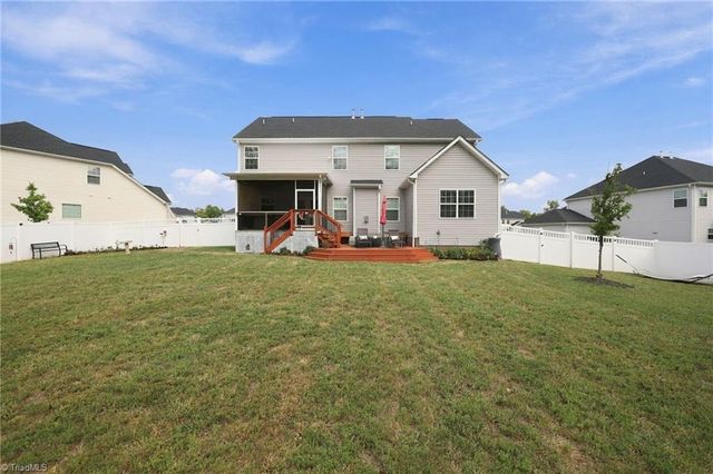 1089 Luna Creek Court, Kernersville, NC 27284
