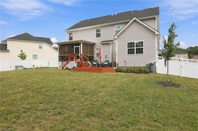 1089 Luna Creek Court, Kernersville, NC 27284