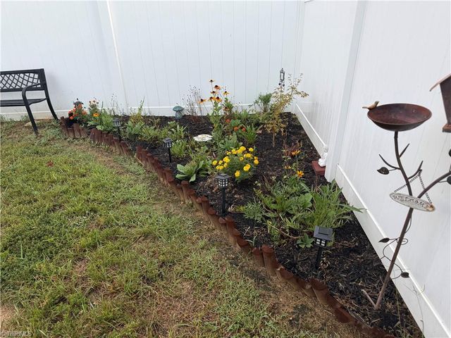 1089 Luna Creek Court, Kernersville, NC 27284