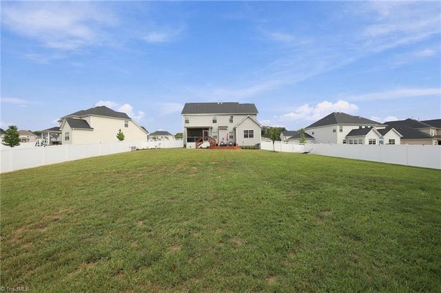1089 Luna Creek Court, Kernersville, NC 27284