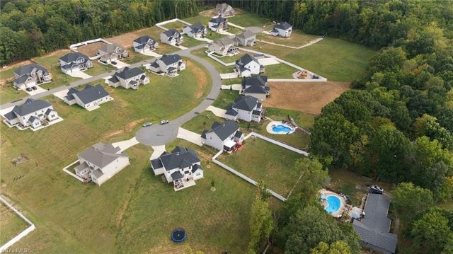 1089 Luna Creek Court, Kernersville, NC 27284