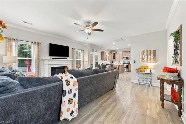 1089 Luna Creek Court, Kernersville, NC 27284