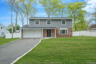 6 Barclay Drive, Coram, NY 11727