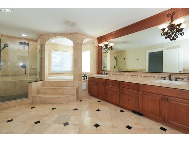 603 Ne 171ST Ave, Vancouver, WA 98684