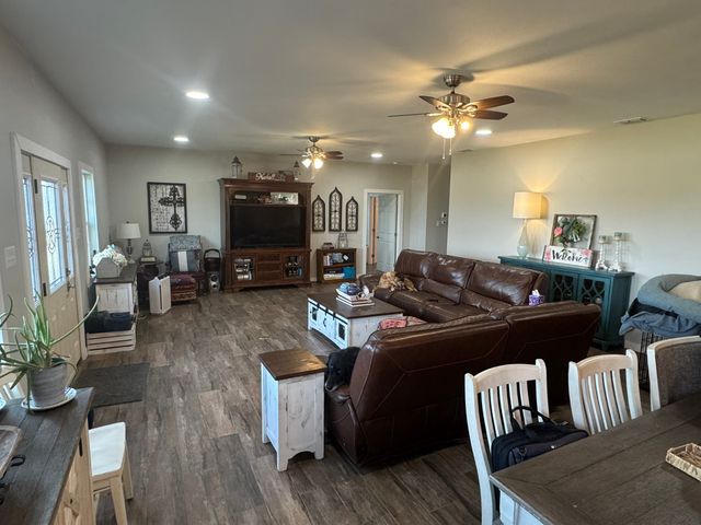 2238 County Road 1081, Greenville, TX 75401