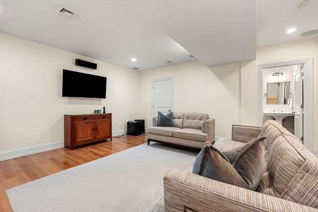 475 E 4th Street, Boston, MA 02127