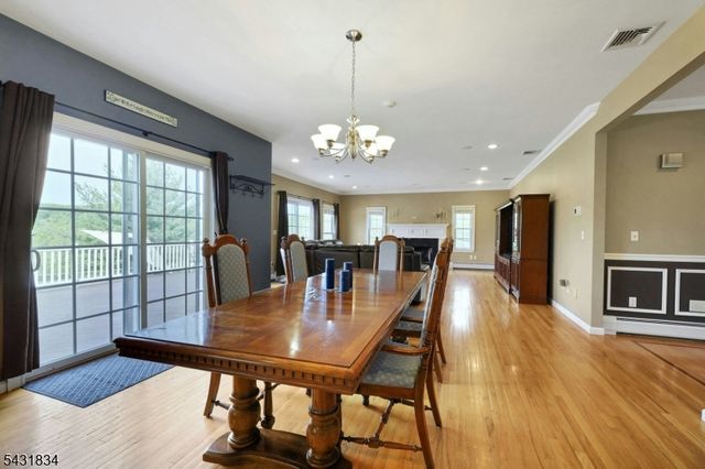 8 Buena Vista Dr, Ringwood Boro, NJ 07456