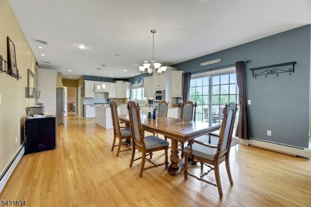 8 Buena Vista Dr, Ringwood Boro, NJ 07456