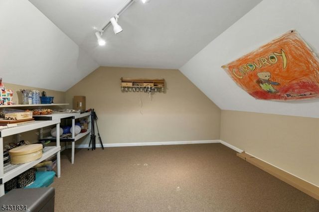8 Buena Vista Dr, Ringwood Boro, NJ 07456