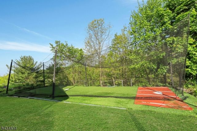 8 Buena Vista Dr, Ringwood Boro, NJ 07456