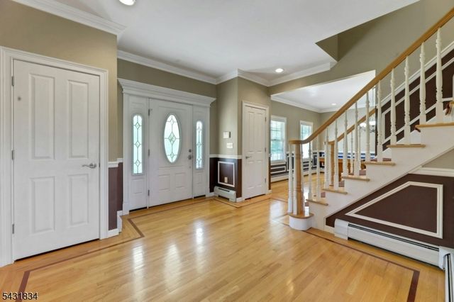 8 Buena Vista Dr, Ringwood Boro, NJ 07456