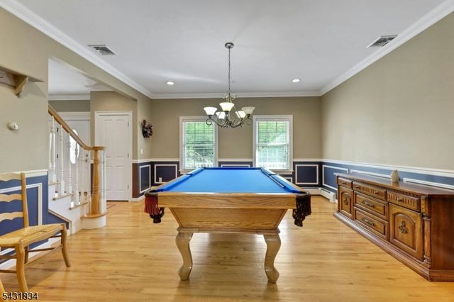 8 Buena Vista Dr, Ringwood Boro, NJ 07456