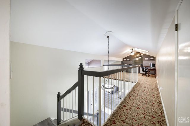 2000 Ashe Road 18, Bakersfield, CA 93309