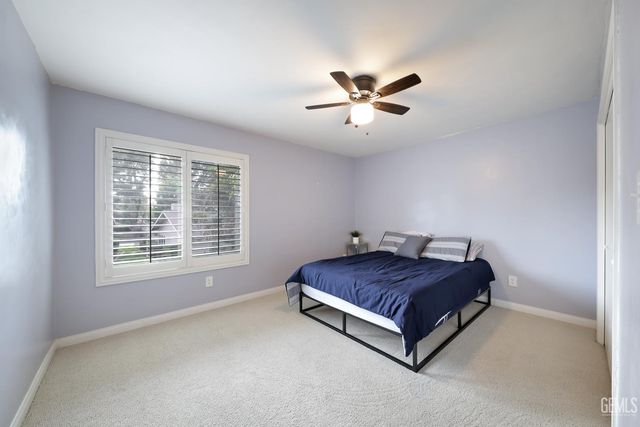 2000 Ashe Road 18, Bakersfield, CA 93309