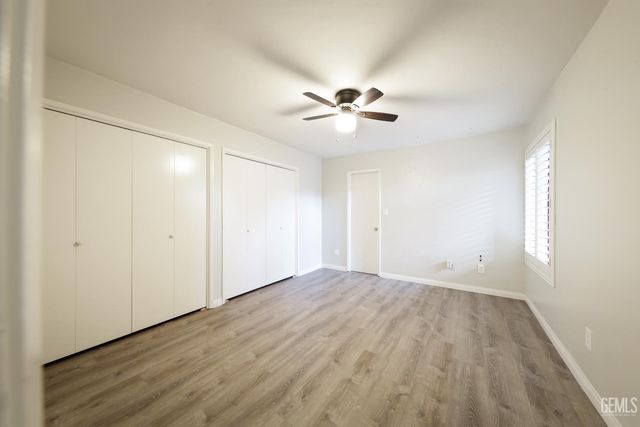 2000 Ashe Road 18, Bakersfield, CA 93309