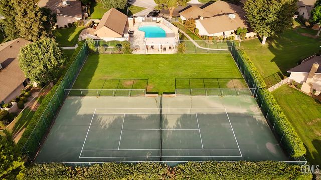 2000 Ashe Road 18, Bakersfield, CA 93309