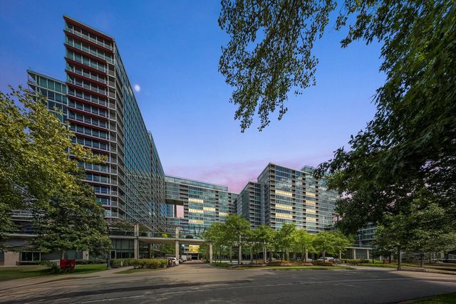 9725 Woods Drive 309, Skokie, IL 60077