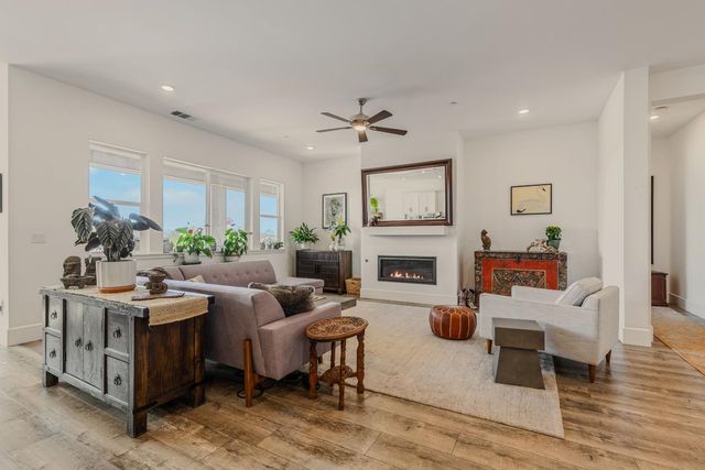 8672 Sommelier Dr, Plymouth, CA 95669